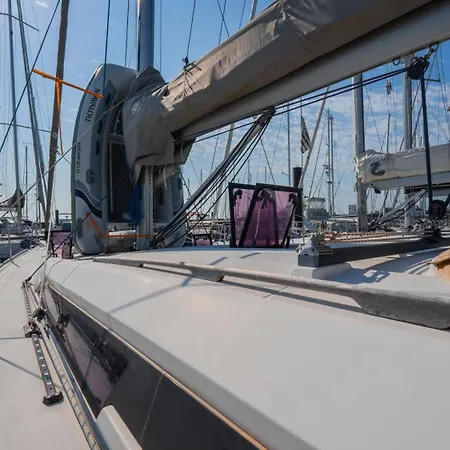 Grand Voilier Coeur La Rochelle Botel *