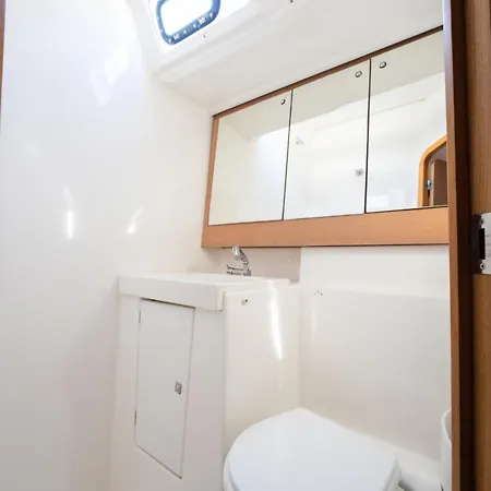 Botel Grand Voilier Coeur La Rochelle